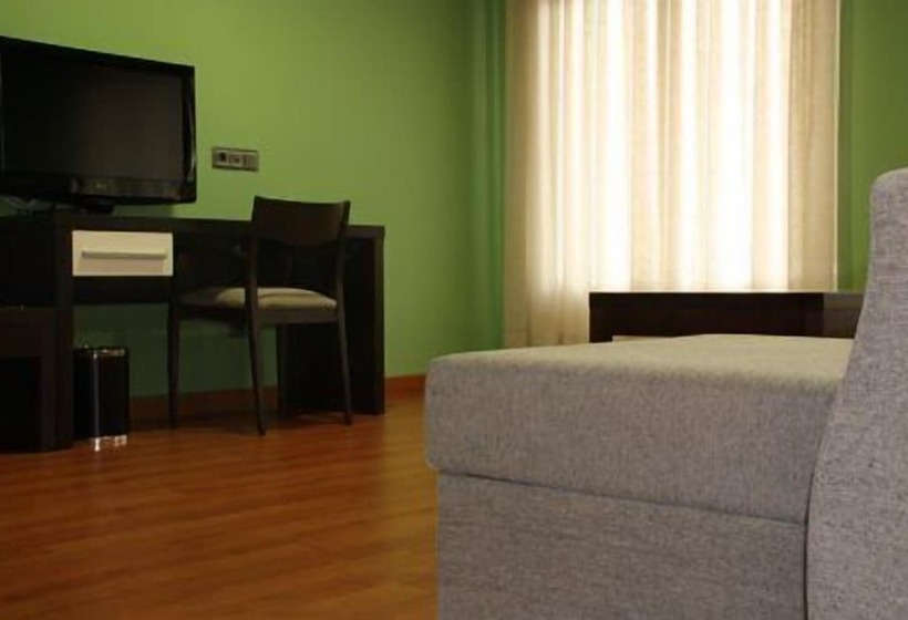 5人标间, Villa De Andosilla