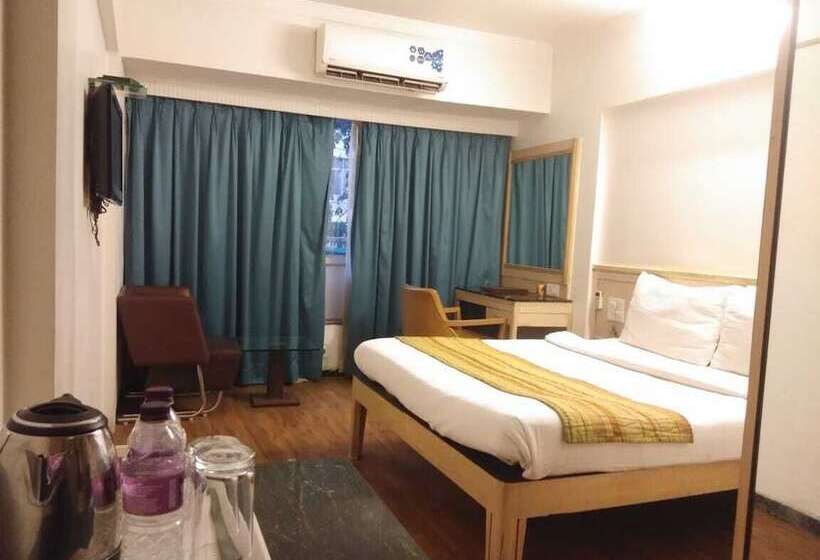 اتاق لوکس, Yogi Metropolitan