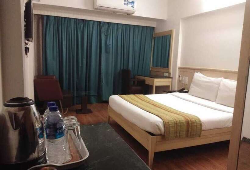 اتاق لوکس, Yogi Metropolitan