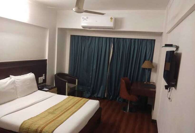 اتاق لوکس, Yogi Metropolitan