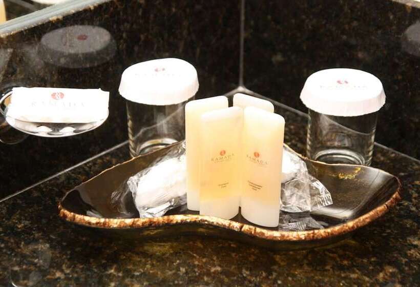 高级三人间, Ramada Hotel & Suites Lagoa Santa By Wyndham