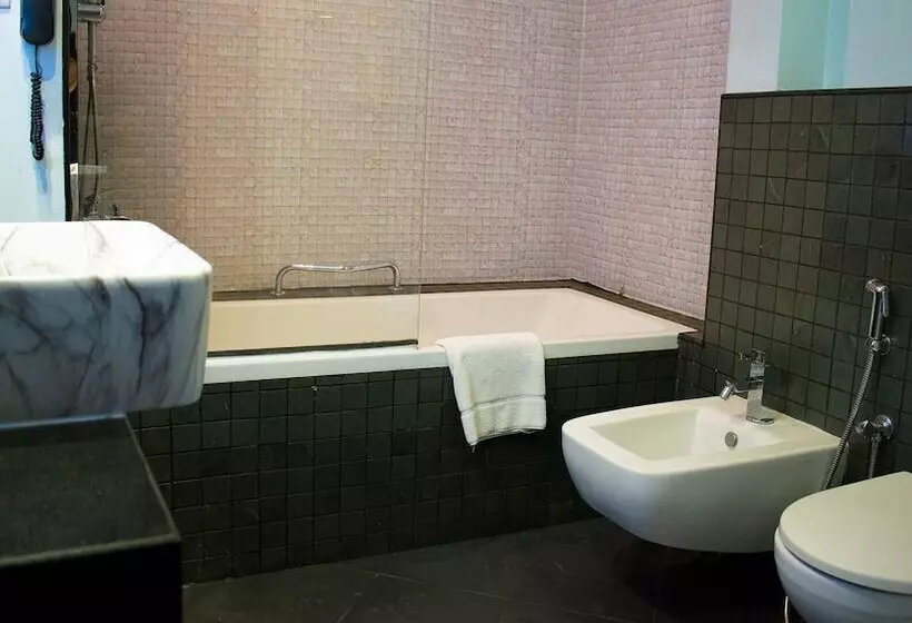 1 Bedroom Apartment with Views