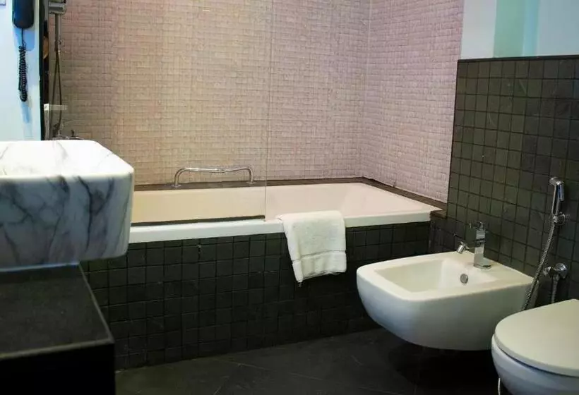 2 Bedroom Deluxe Apartment