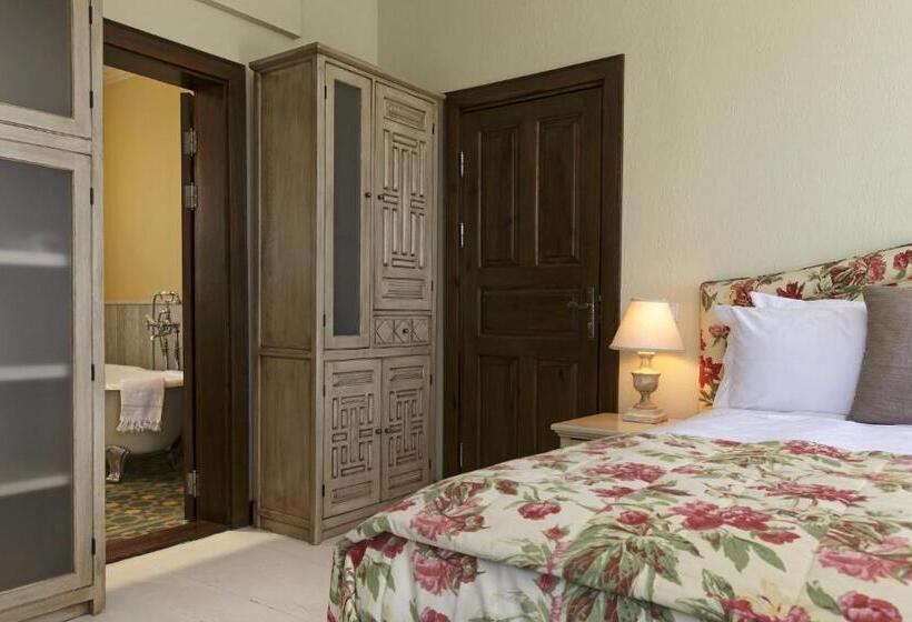 高级大房间, Gullu Konaklari