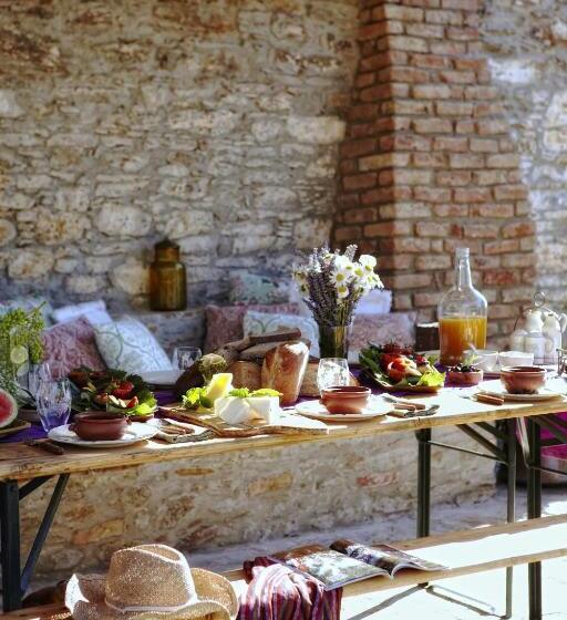 一居室别墅, Gullu Konaklari