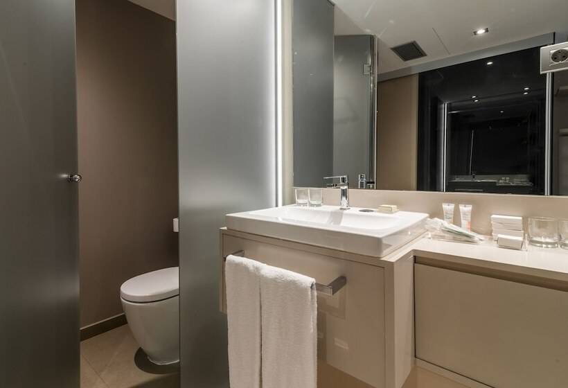 اتاق استاندارد سه نفره, Grums Hotel & Spa