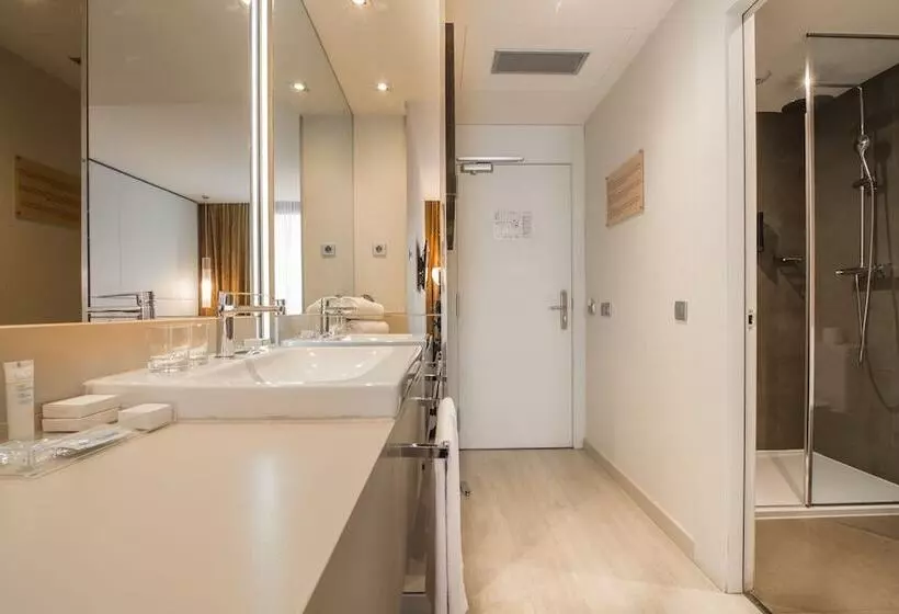 اتاق استاندارد سه نفره, Grums Hotel & Spa