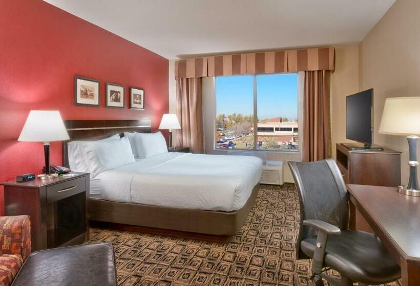 Люкс Кровать Кинг, Holiday Inn Hotel & Suites Salt Lake City Airport West By Ihg