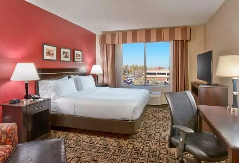 سوئیت با تخت بزرگ, Holiday Inn Hotel & Suites Salt Lake City Airport West By Ihg