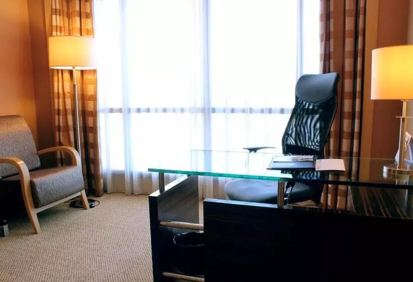 キングサイズベッドのエクゼクティブルーム, Imperial Hotel Miri