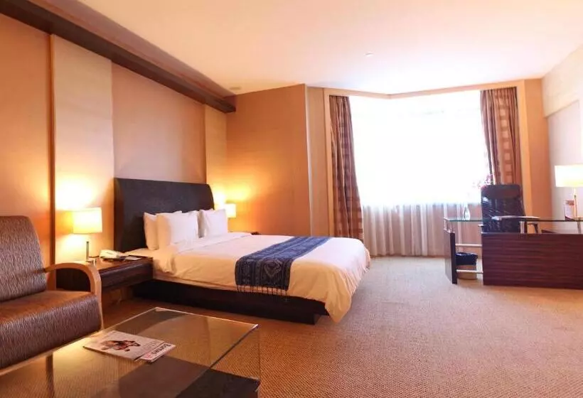キングサイズベッドのエクゼクティブルーム, Imperial Hotel Miri