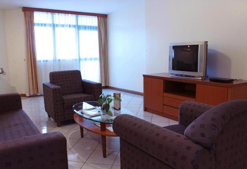 شقة 3 غرف, Imperial Hotel Miri