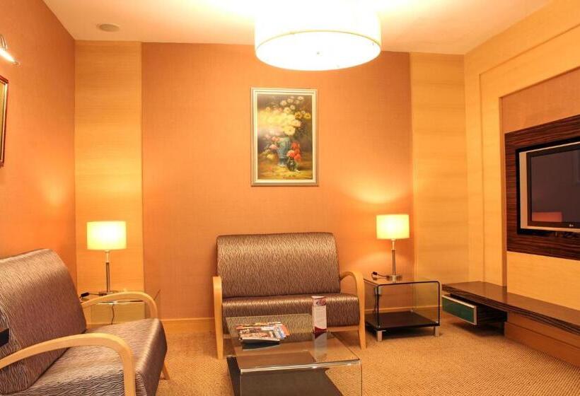 جناح إدارى, Imperial Hotel Miri