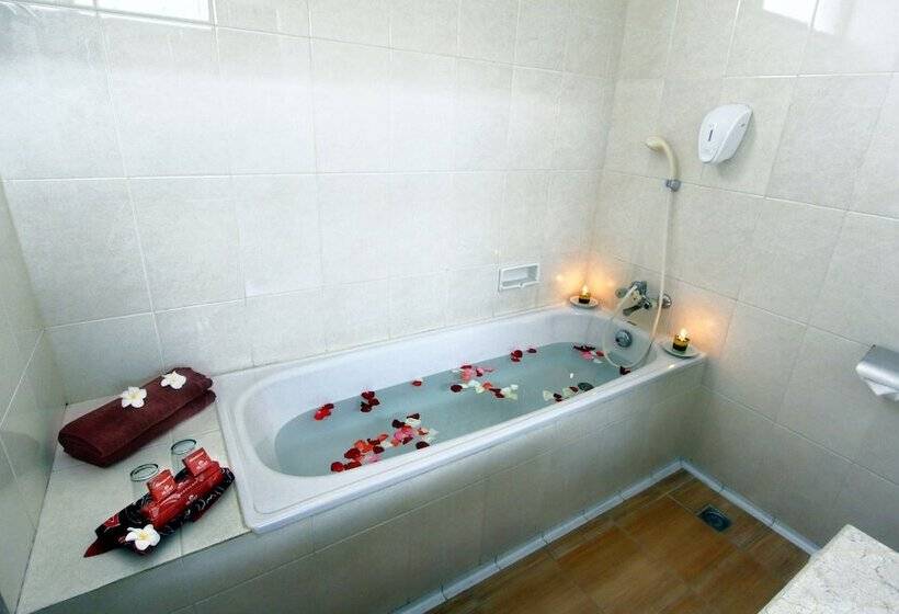 스위트, Mutiara Hotel And Convention