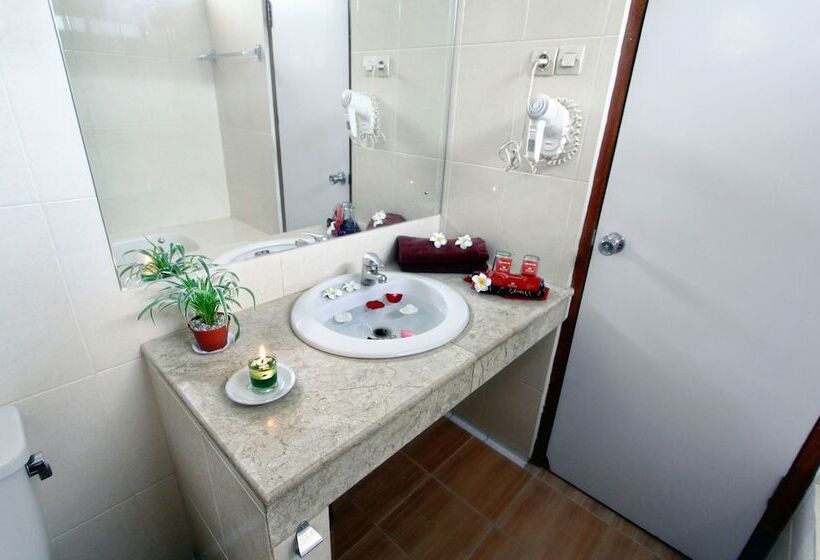 スイート, Mutiara Hotel And Convention