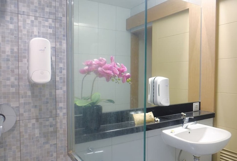 이그제큐티브 트리플, Mutiara Hotel And Convention