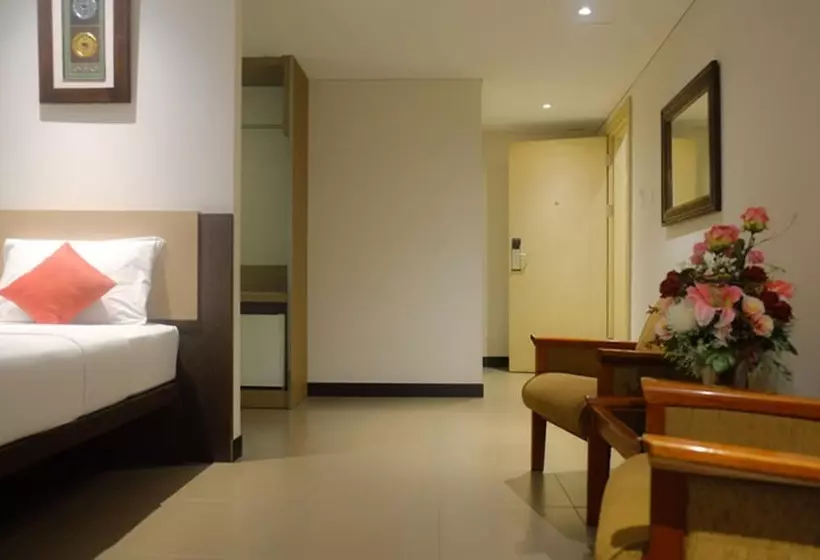 Executive Kolmen Hengen Huone, Mutiara Hotel And Convention