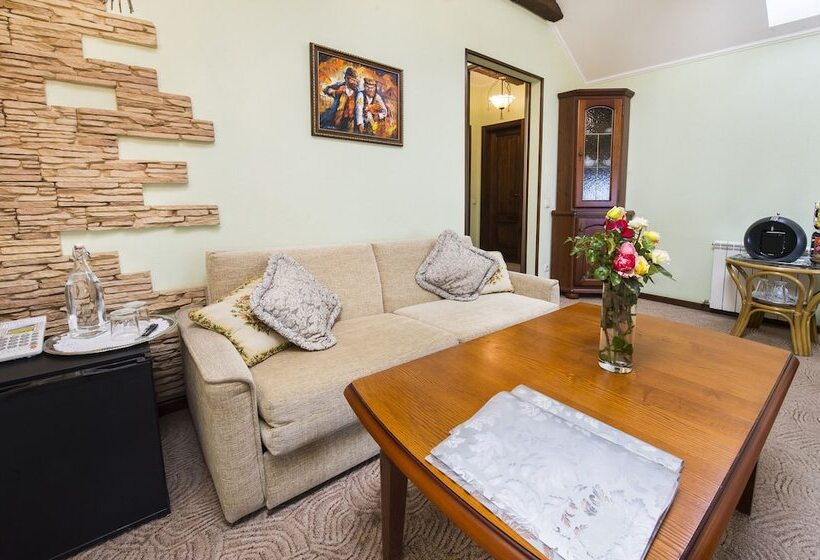 اتاق لوکس, Oselya