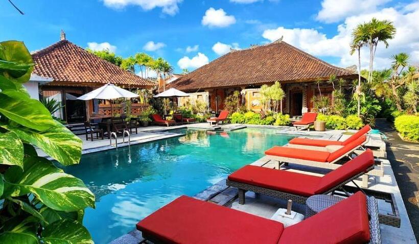 מיטת קינג בסוויטה, Stana Puri Gopa