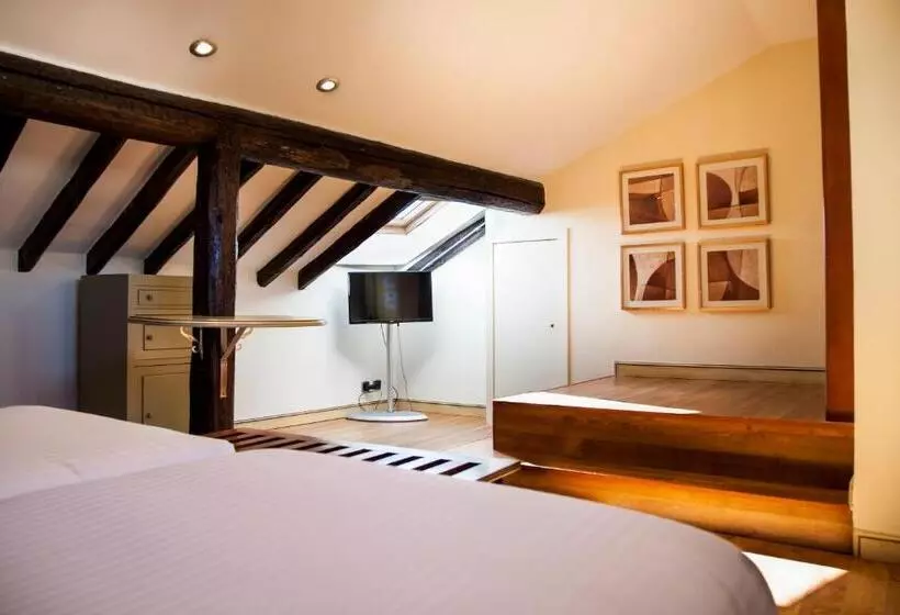 سوییت جونیور, Soria Plaza Mayor