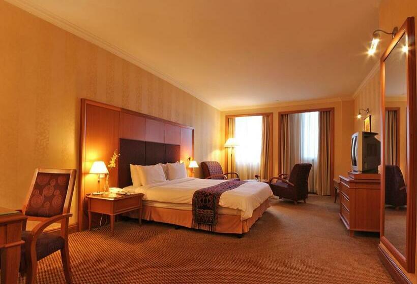 غرفة ديلوكس سرير كينج, Imperial Hotel Miri
