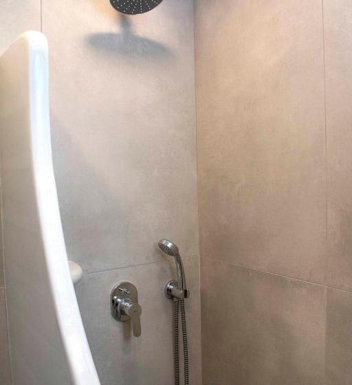 スタンダードスタジオ, Pension George