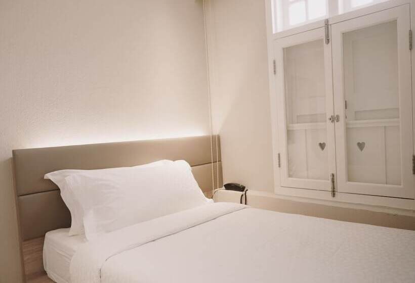 اتاق استاندارد یک نفره, 1900 Express Chinatown