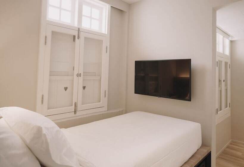 اتاق استاندارد یک نفره, 1900 Express Chinatown