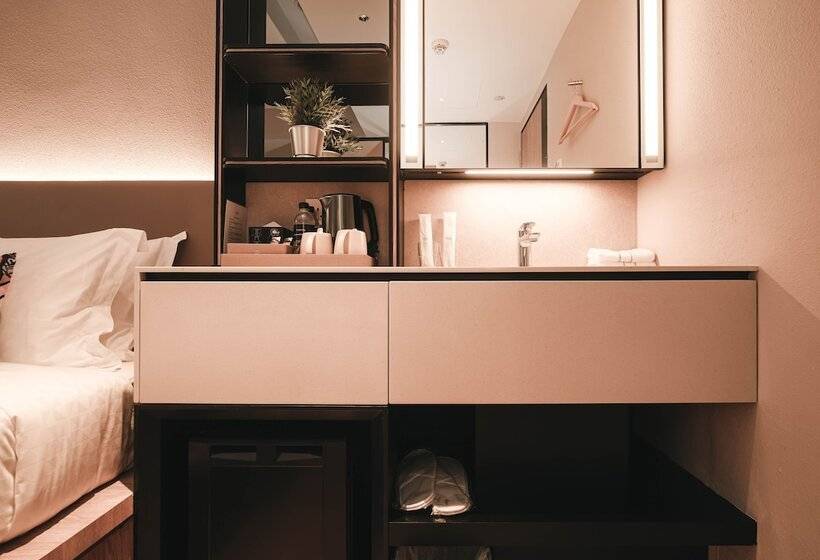 اتاق اجرایی, 1900 Express Chinatown