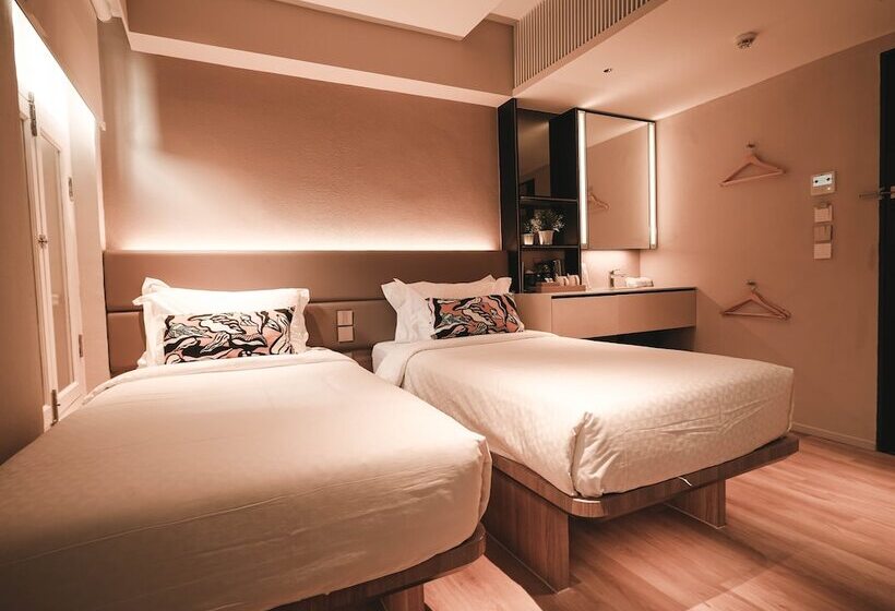 اتاق اجرایی, 1900 Express Chinatown