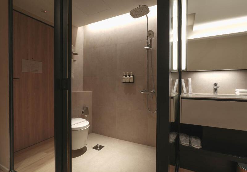 اتاق لوکس, 1900 Express Chinatown