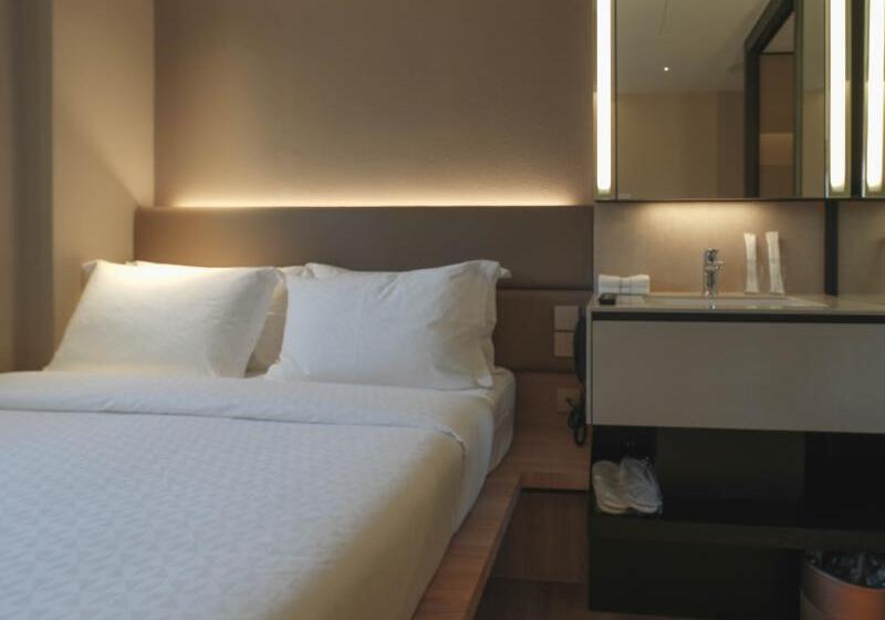 اتاق لوکس, 1900 Express Chinatown