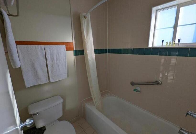 带大床的豪华间, Americas Best Value Inn Oxnard Port Hueneme