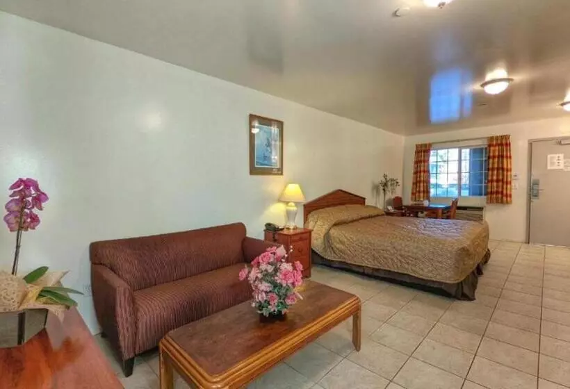 キングサイズベッドのデラックスルーム, Americas Best Value Inn Oxnard Port Hueneme