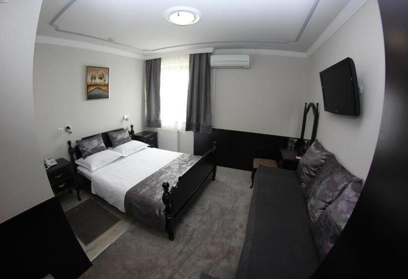 اتاق استاندارد سه نفره, Bosna 1