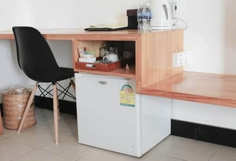 اتاق لوکس با بالکن, Cara