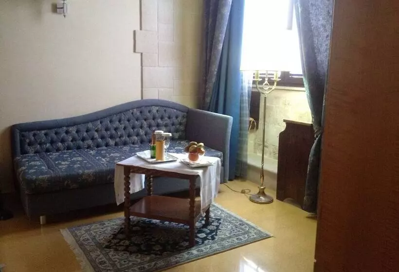 سوییت با چشم‌انداز دریا, Domus Mariae Benessere