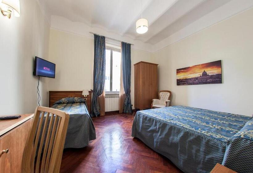 חדר סטנדרט לשלושה, Domus Praetoria