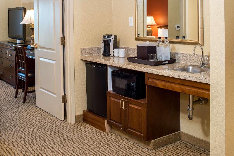 스위트 킹사이즈 침대, Embassy Suites By Hilton Sacramento Riverfront Promenade