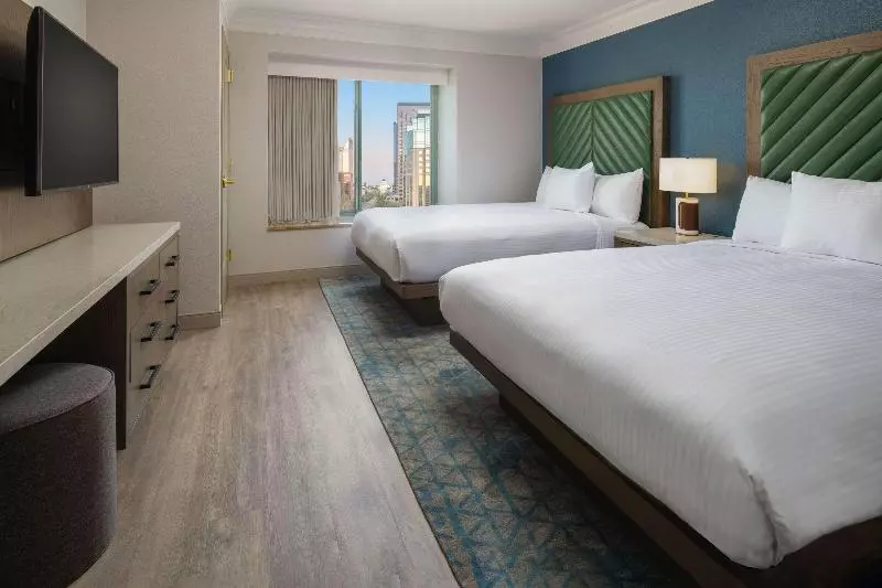 سوئیت برای معلولان, Embassy Suites By Hilton Sacramento Riverfront Promenade