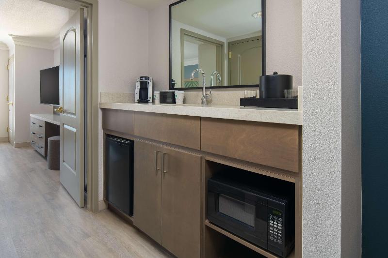 جناح لذوى الاحتياجات الخاصة, Embassy Suites By Hilton Sacramento Riverfront Promenade