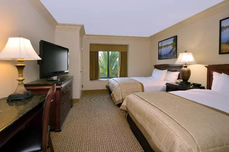 سوئیت پریمیوم, Embassy Suites By Hilton Sacramento Riverfront Promenade