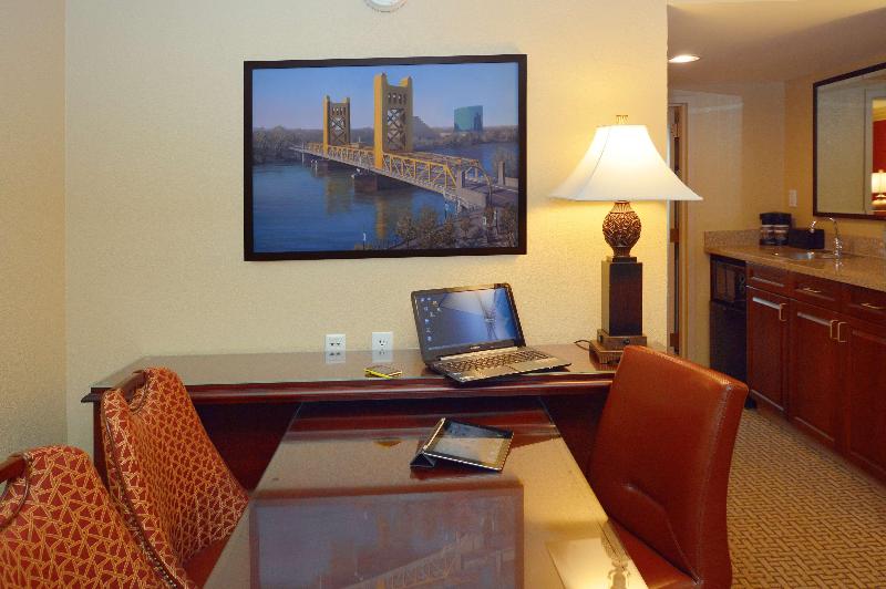 جناح بريميوم, Embassy Suites By Hilton Sacramento Riverfront Promenade