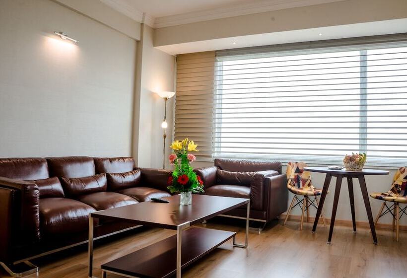 Suite Deluxe, Gemini Continental Lucknow