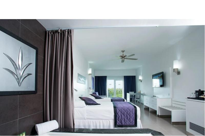 Chambre Supérieure, Gemini Continental Lucknow