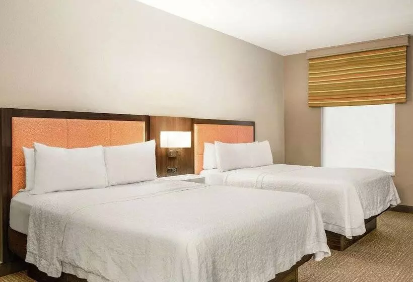 スタンダードスタジオ, Hampton Inn Athens