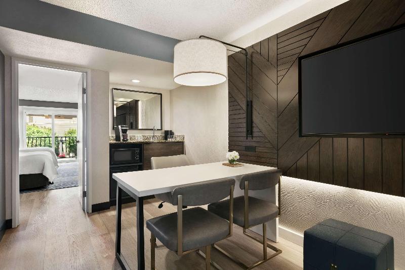 إستوديو قياسى, Hampton Inn & Suites Kingman