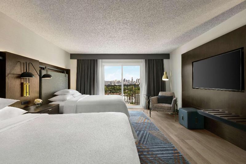 스탠다드 스튜디오, Hampton Inn & Suites Kingman
