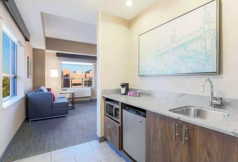 ダブルベッドのスタンダードスタジオ, Hampton Inn & Suites Pittsburgh Downtown