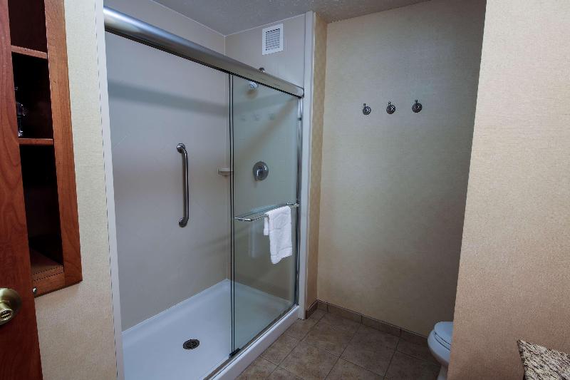 غرفة قياسية سرير كينج, Hampton Inn Waterloo